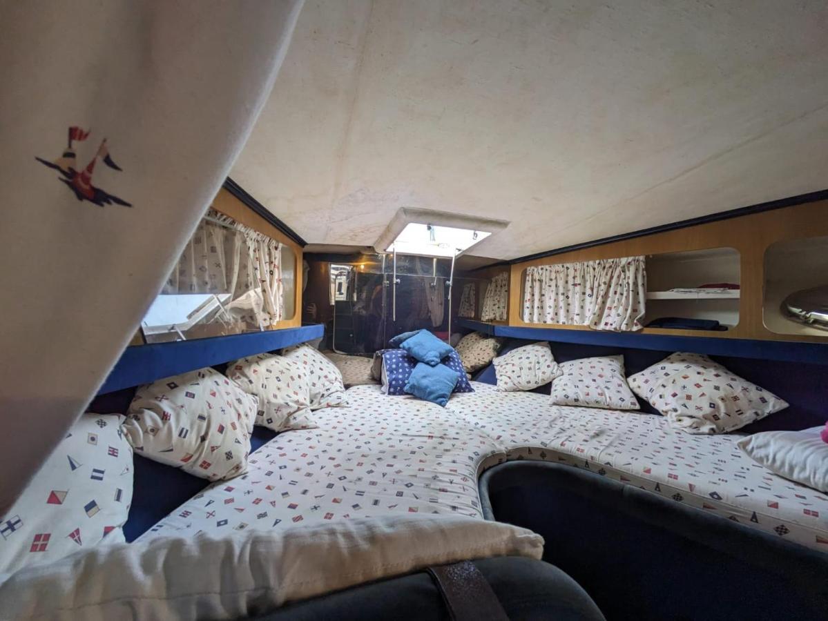 Magno II Boat 호텔 산트 아드리아 데 베소스 외부 사진